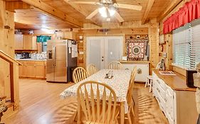 Cozy Tellico Plains Cabin With Large Mountain Creek!