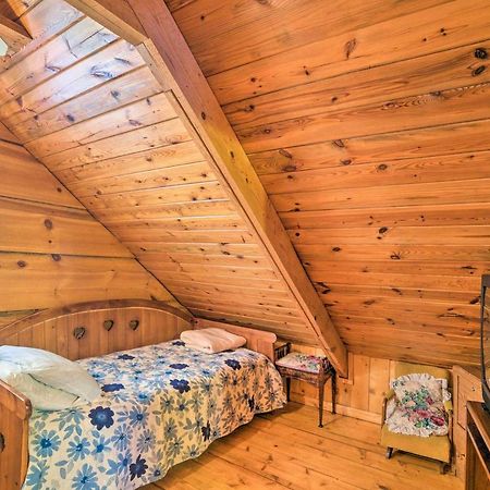 Cozy Tellico Plains Cabin With Large Mountain Creek! Exterior photo