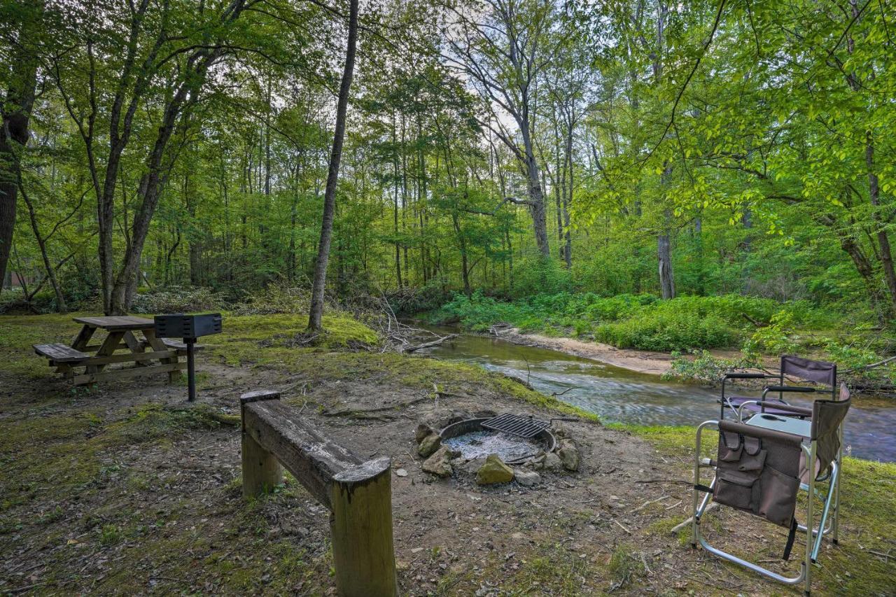Cozy Tellico Plains Cabin With Large Mountain Creek! Exterior photo