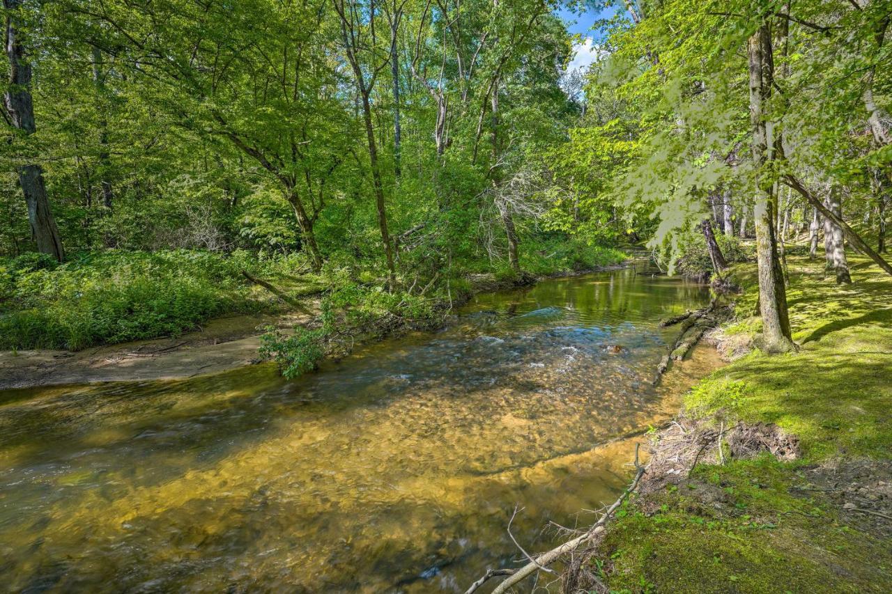 Cozy Tellico Plains Cabin With Large Mountain Creek! Exterior photo