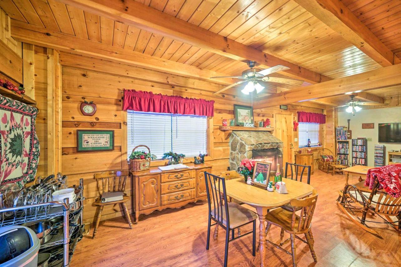 Cozy Tellico Plains Cabin With Large Mountain Creek! Exterior photo
