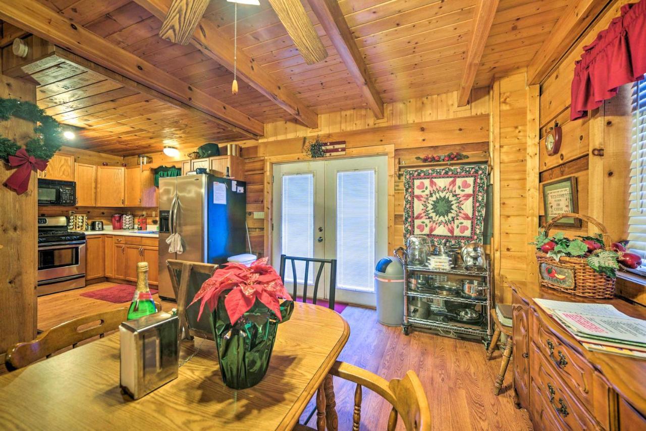 Cozy Tellico Plains Cabin With Large Mountain Creek! Exterior photo