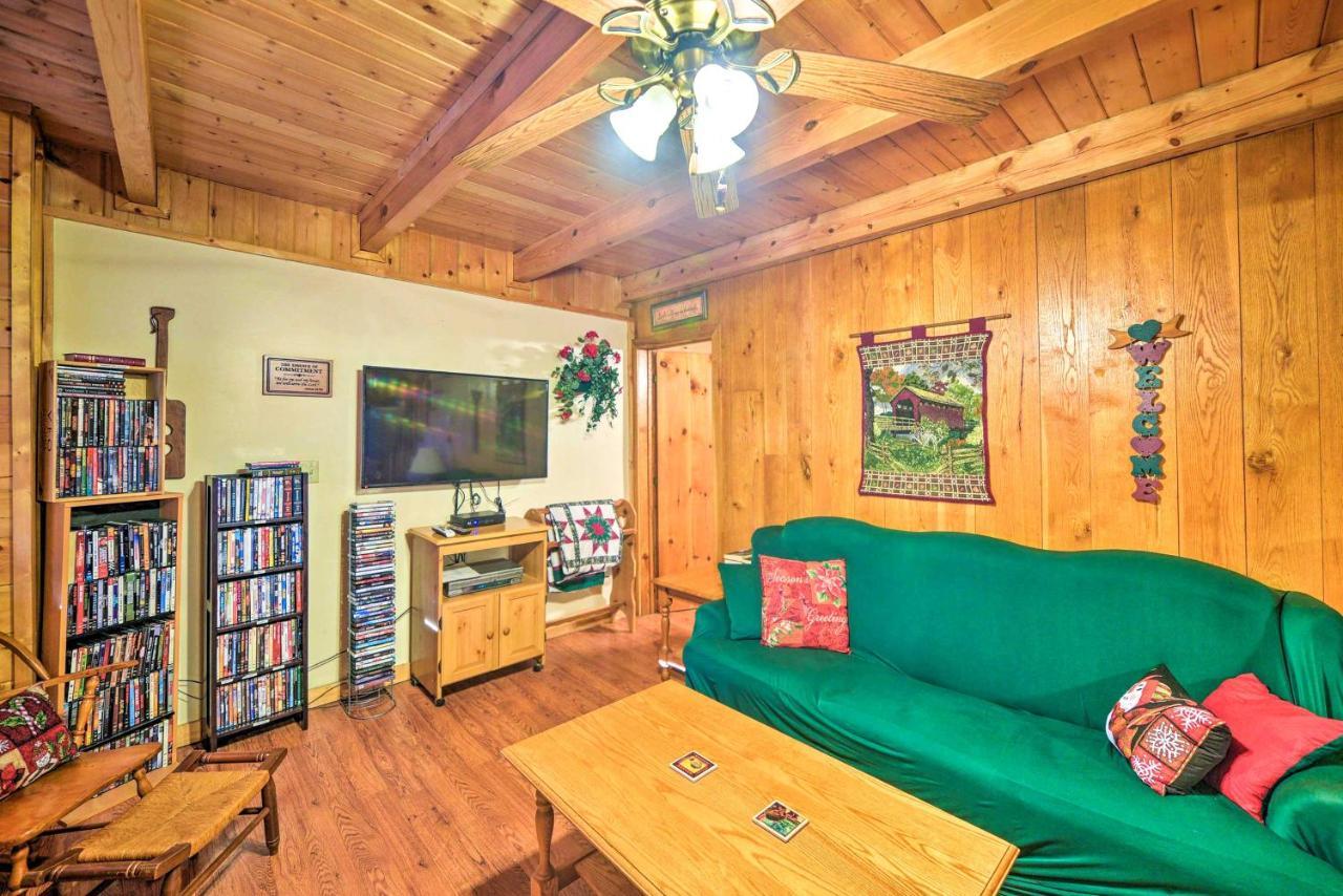 Cozy Tellico Plains Cabin With Large Mountain Creek! Exterior photo