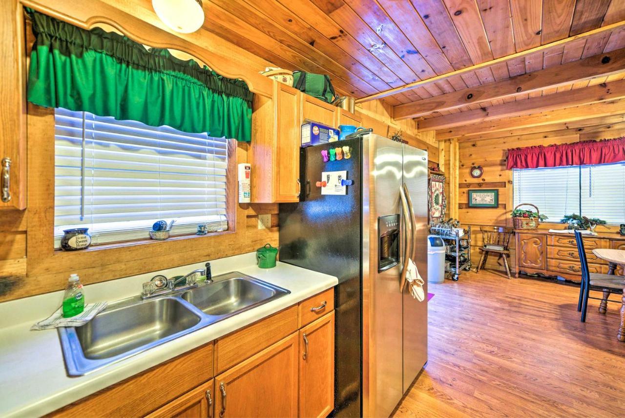 Cozy Tellico Plains Cabin With Large Mountain Creek! Exterior photo