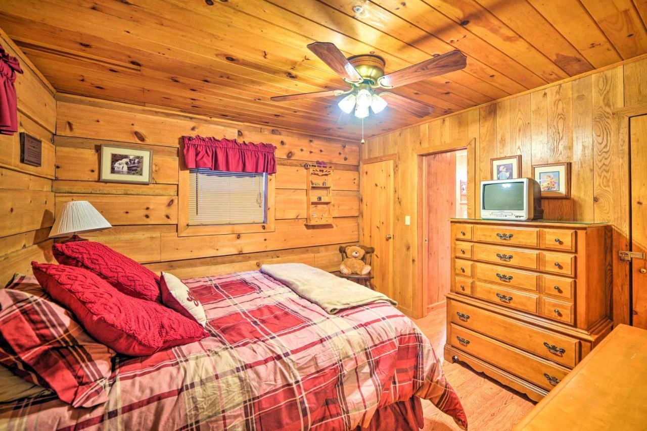 Cozy Tellico Plains Cabin With Large Mountain Creek! Exterior photo
