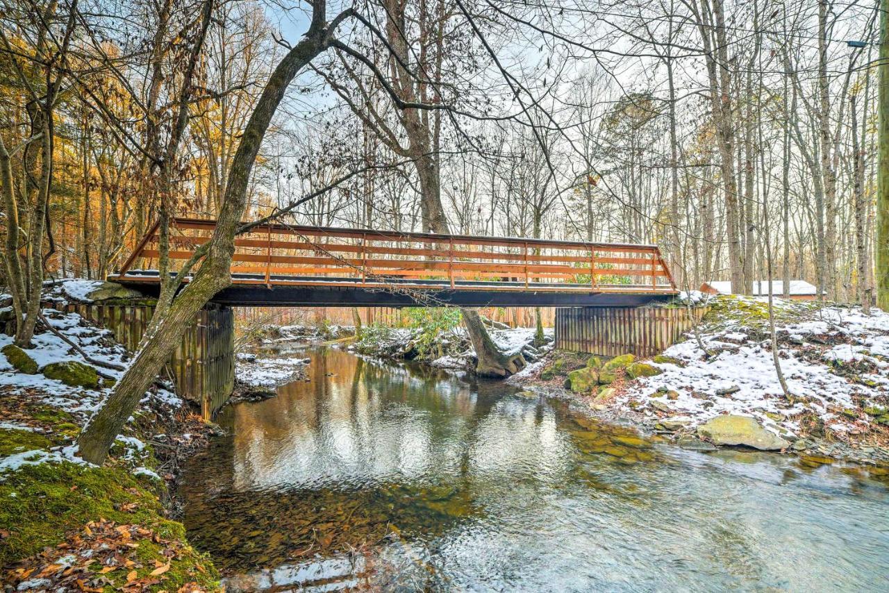 Cozy Tellico Plains Cabin With Large Mountain Creek! Exterior photo