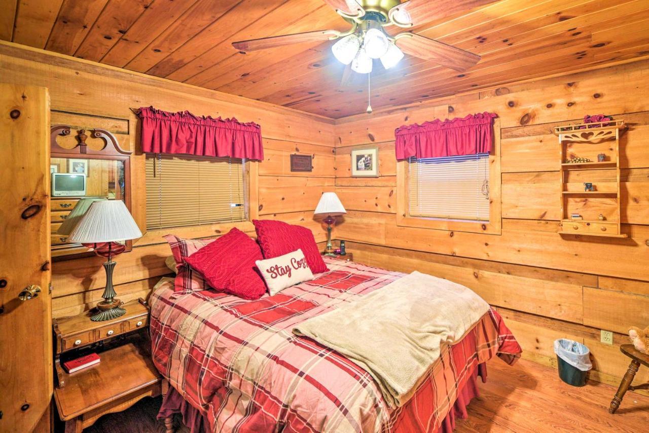 Cozy Tellico Plains Cabin With Large Mountain Creek! Exterior photo